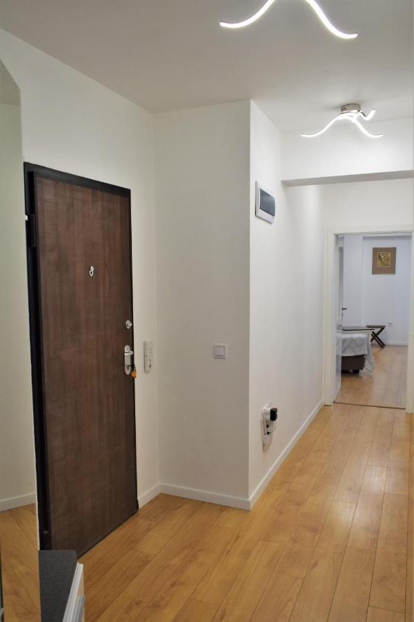 Top Center Apartment Gramophone With Private Parking Бургас Экстерьер фото