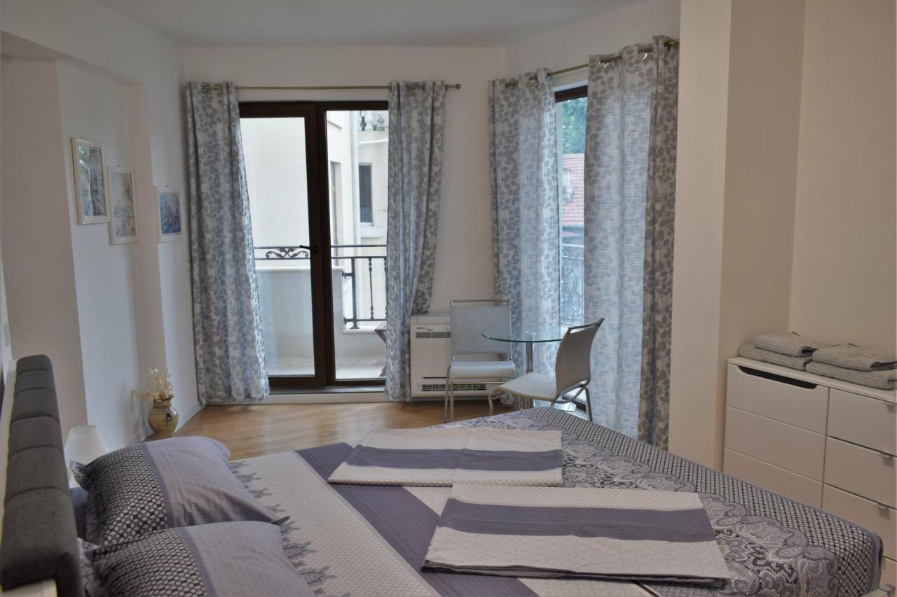 Top Center Apartment Gramophone With Private Parking Бургас Экстерьер фото